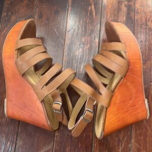 Wedges, leather and wooden